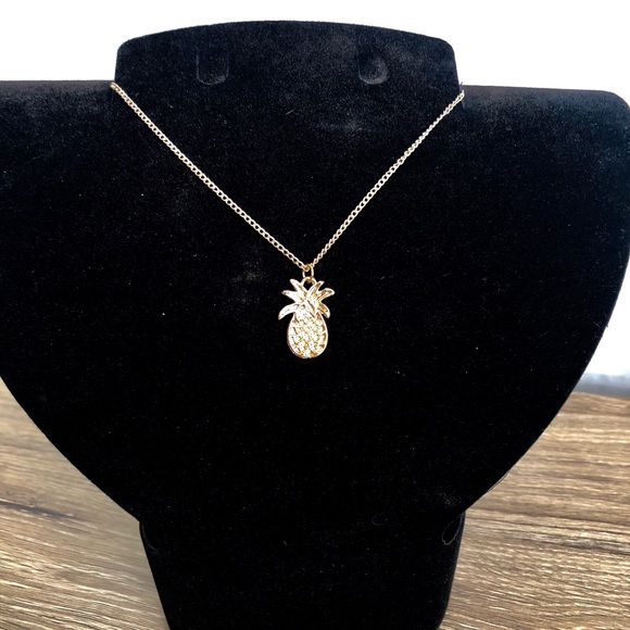 ⭐️ 4 for $23* small Gold Pineapple necklace - Picture 4 of 7